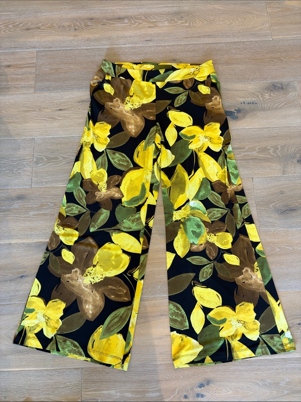 Bold Floral Wide-Leg Pants - Yellow/Black